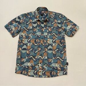 Patagonia Men's Go-To Lightweight Button Down Shirt Size Small Geometric Pattern
